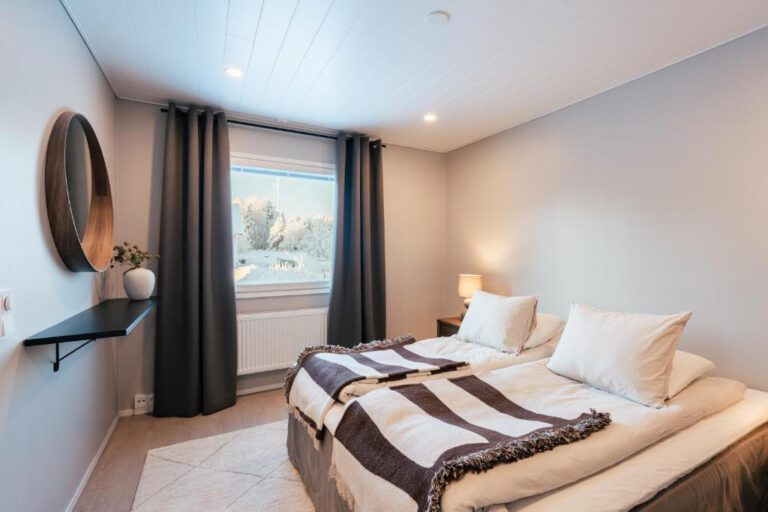 Lapland Lakeside Villa