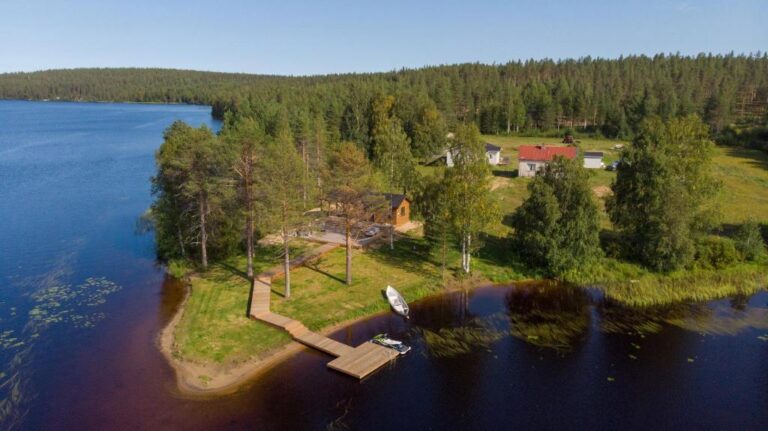 Lakeside Holiday Home