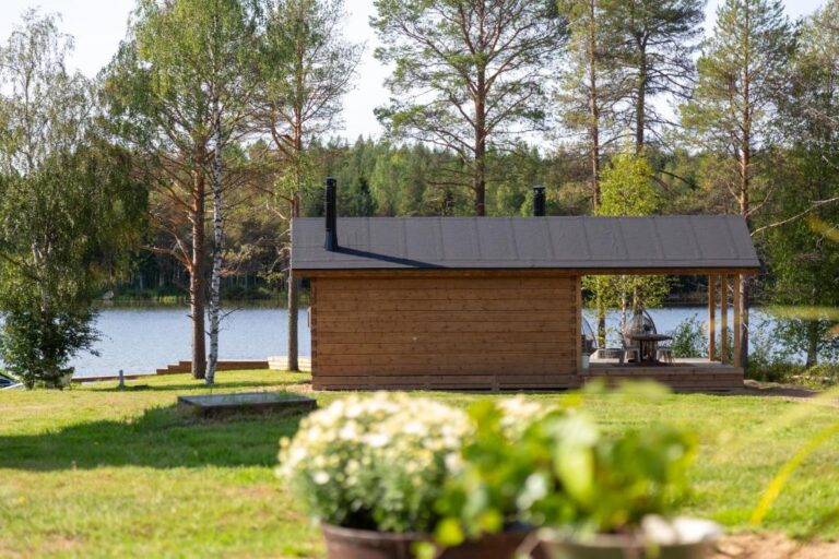 Lakeside Holiday Home