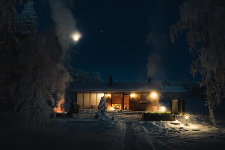 Lakeside Holiday Home