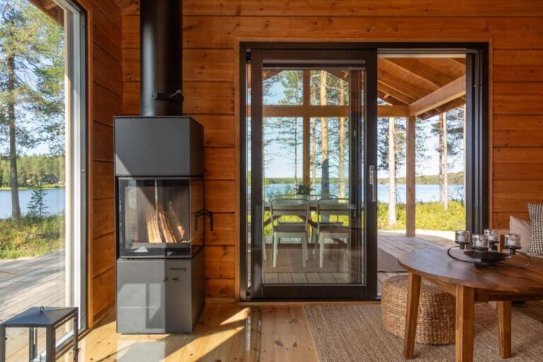 Lakeside Holiday Home