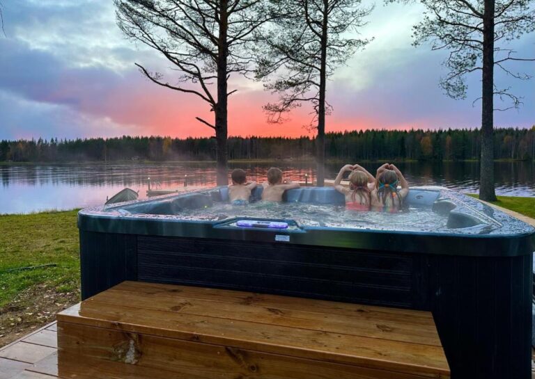 Lakeside Holiday Home
